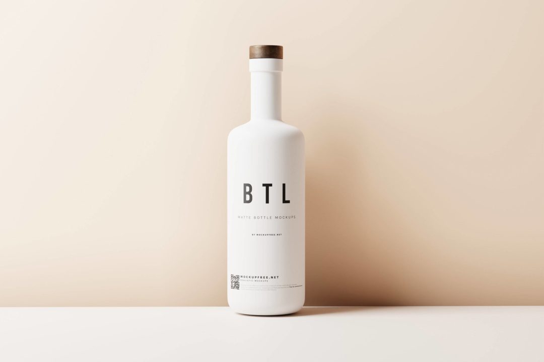 8款逼真白色陶瓷哑光酒瓶设计展示效果图PSD样机模板 White Matte Bottle Mockups_img_3