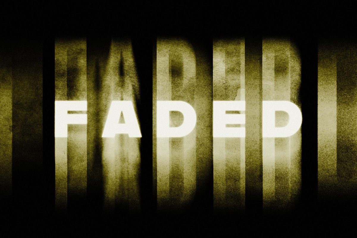 神秘恐怖幽灵失真迷幻位移LOGO标题设计PS特效样机模板素材 Faded Text Effect_img_1