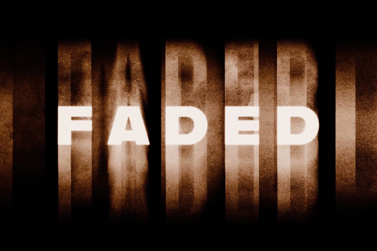 神秘恐怖幽灵失真迷幻位移LOGO标题设计PS特效样机模板素材 Faded Text Effect_img_1