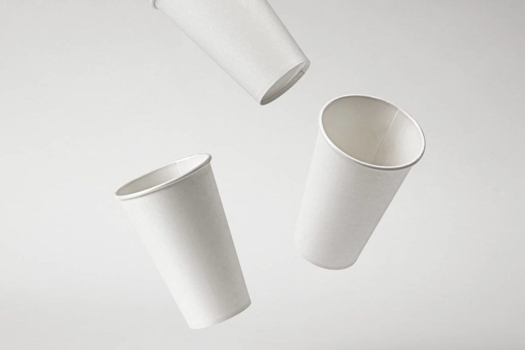 时尚悬浮一次性纸杯LOGO标志贴图效果图样机PSD模板素材 Falling Psd Paper Cup Mockup Set_img_3