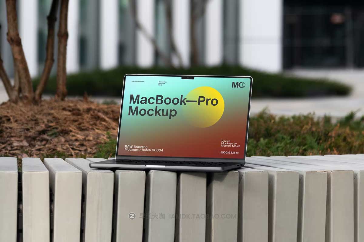 高级质感工业风苹果电脑笔记本MacBook Pro屏幕演示样机PSD模板设计素材 MacBook Pro Mockups / RAW Series_img_2