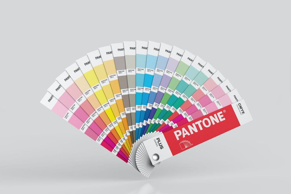 时尚Pantone潘通色卡色谱专色配色指南册子设计ps贴图样机模板 Pantone Book Mockup_img_2