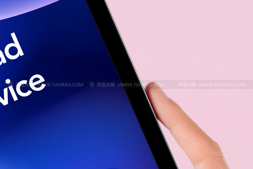 手持平板电脑iPad屏幕演示样机psd模版素材 Hands Holding Psd iPad Mockup Device_img_2