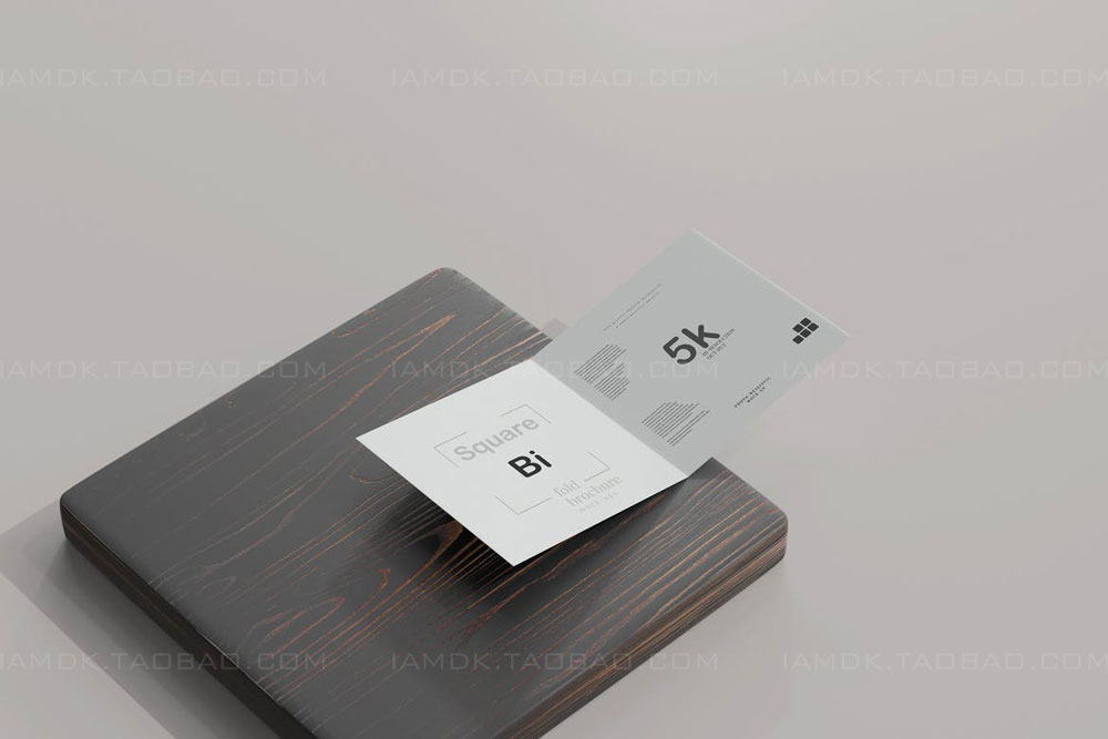 正放心两折页小册子设计展示贴图PSD样机模板 Square Bi Fold Brochure Mockup_img_2