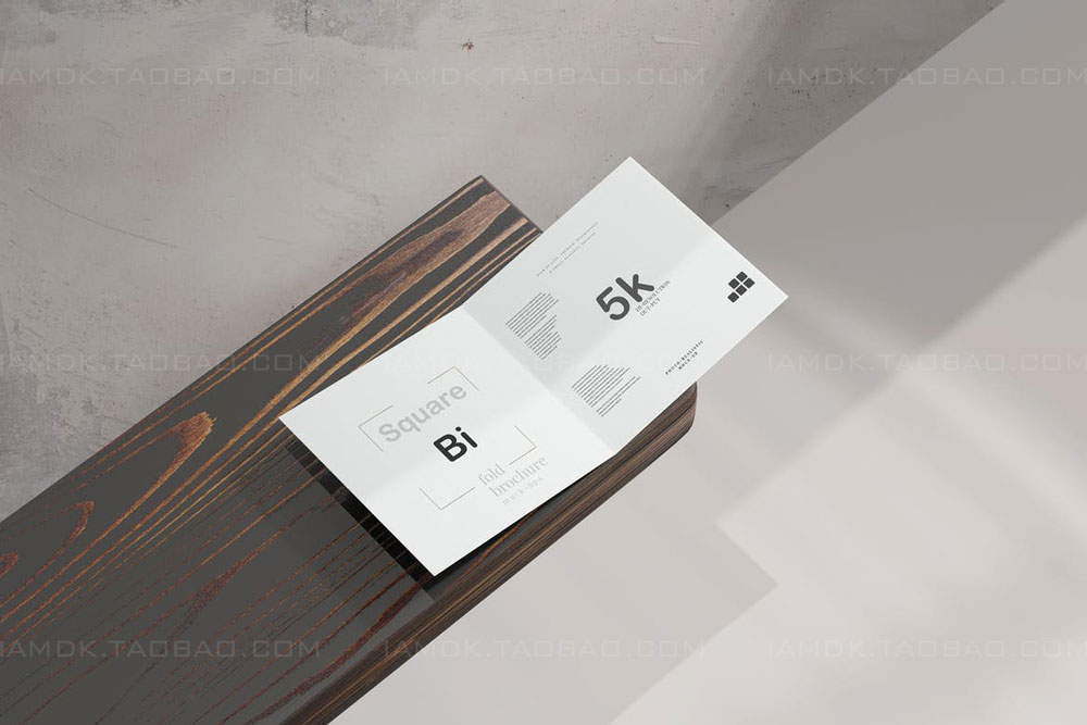 正放心两折页小册子设计展示贴图PSD样机模板 Square Bi Fold Brochure Mockup_img_2