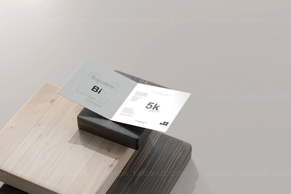 正放心两折页小册子设计展示贴图PSD样机模板 Square Bi Fold Brochure Mockup_img_2