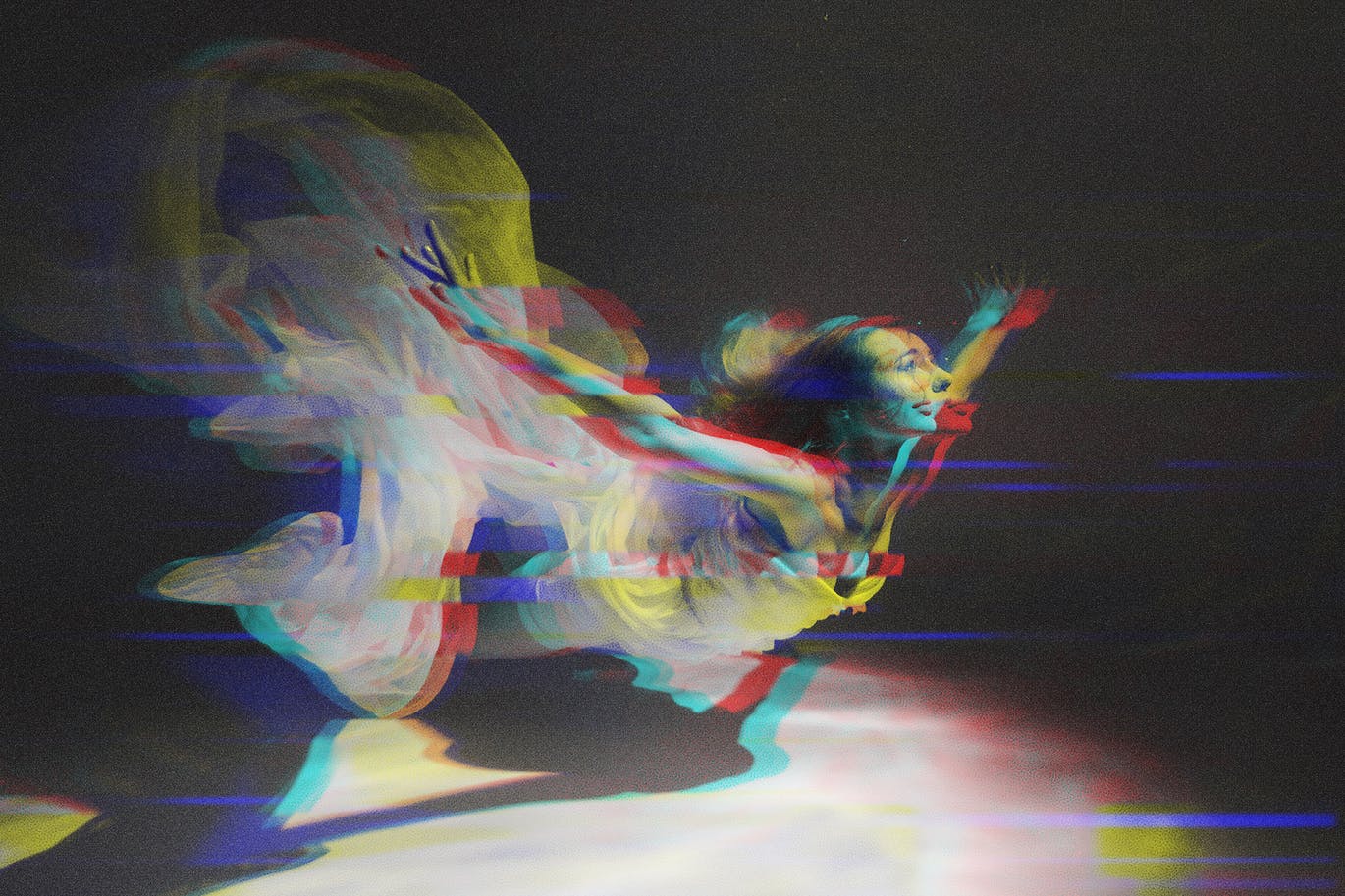 潮流故障VHS失真效果照片处理特效Ps样式模板 VHS Glitch Photo Effect_img_2