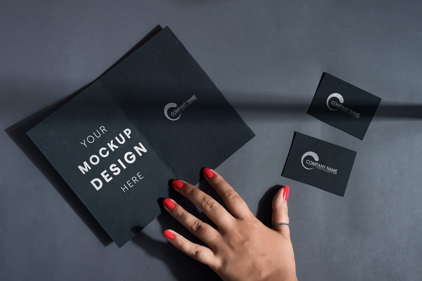 6款高质量黑色办公印刷用品设计展示样机模板 Black Business Stationary Mockups_img_2