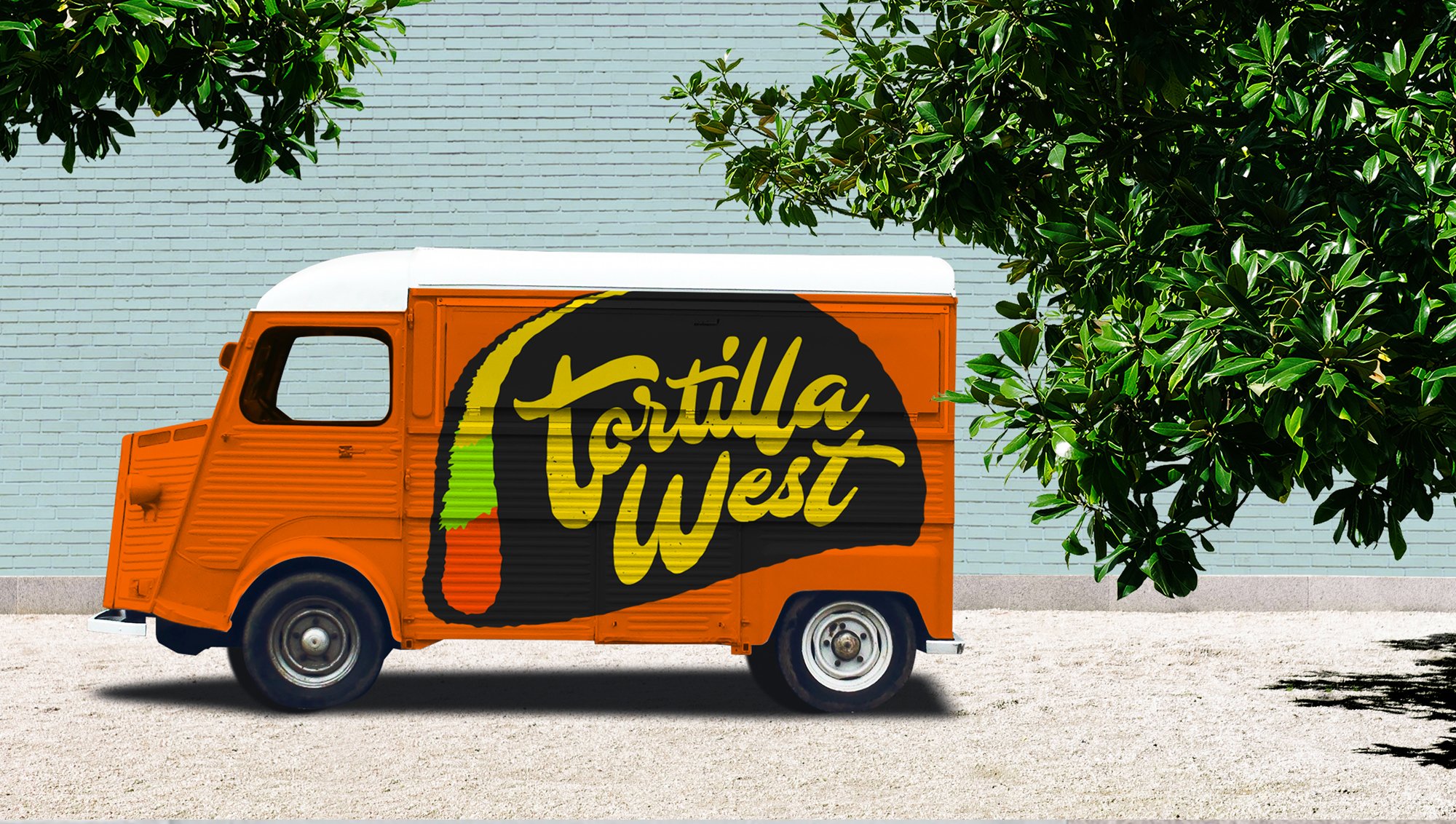 食品快餐车车身广告设计展示样机素材 Food Truck Branding Mockup_img_2