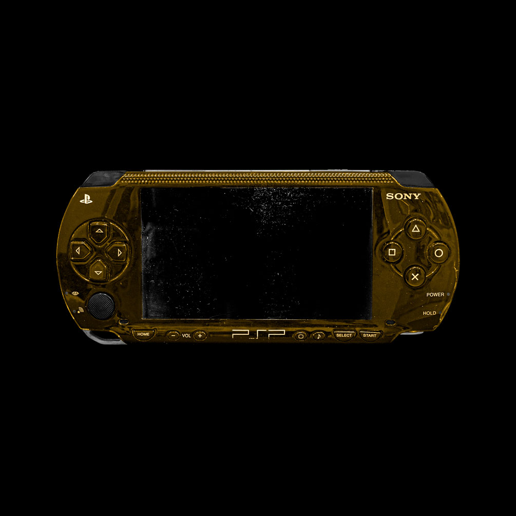 潮流复古PSP手柄游戏机屏幕演示样机PSD模板素材 VSSSART - PSP Mockup_img_2