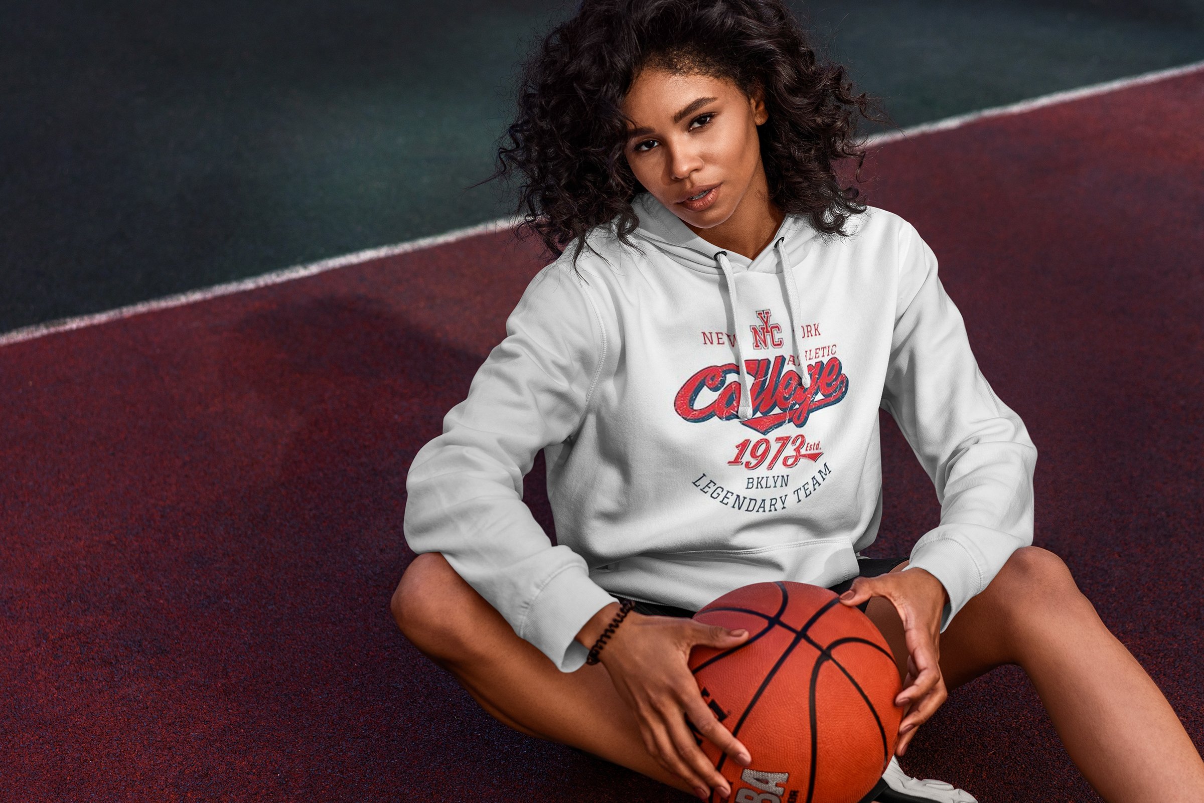 8款手持篮球女式连衣帽卫衣印花贴图样机模板素材 Hoodie Mockup Basketball_img_2