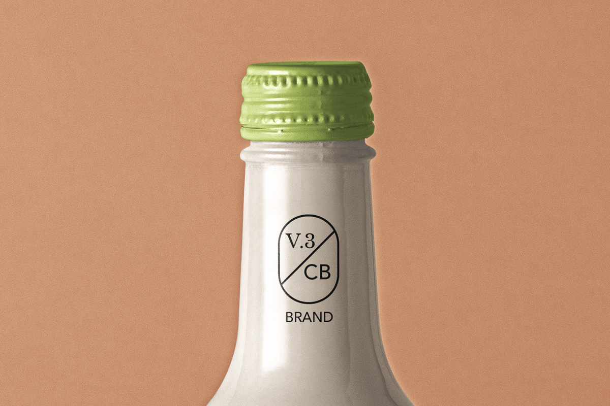 简约饮料果汁玻璃瓶设计样机PSD模板 Coconut Drink Psd Bottle Mockup_img_2