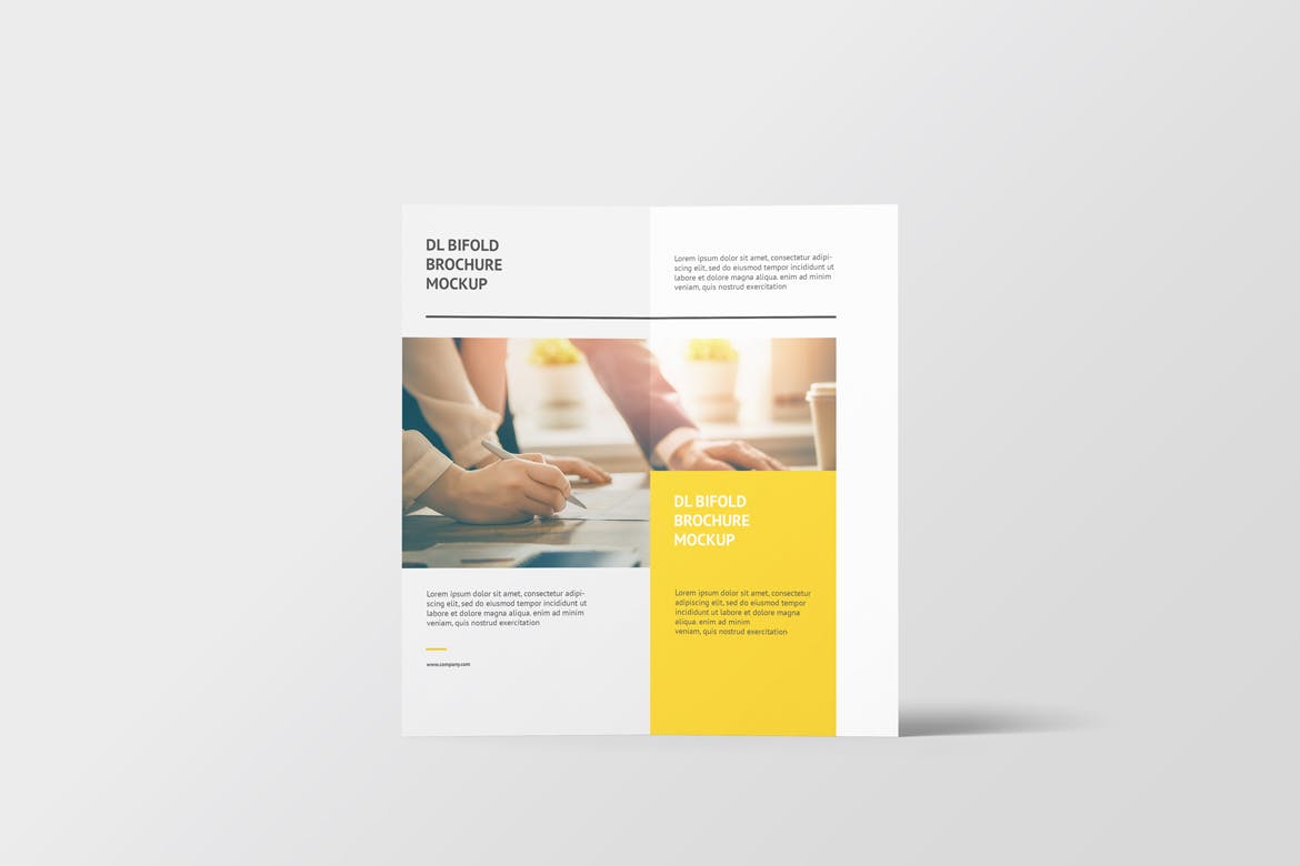 8款两折页小册子设计样机模板 DL Bi-fold Brochure Mockup_img_2