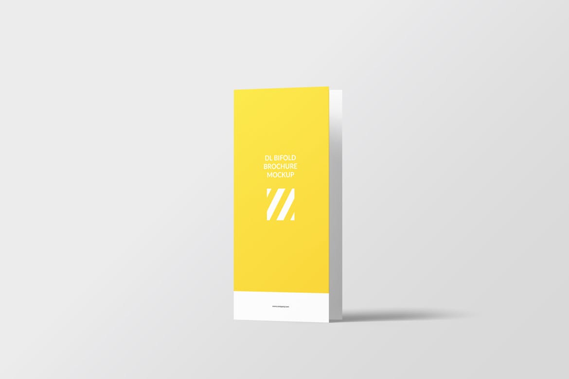 8款两折页小册子设计样机模板 DL Bi-fold Brochure Mockup_img_2