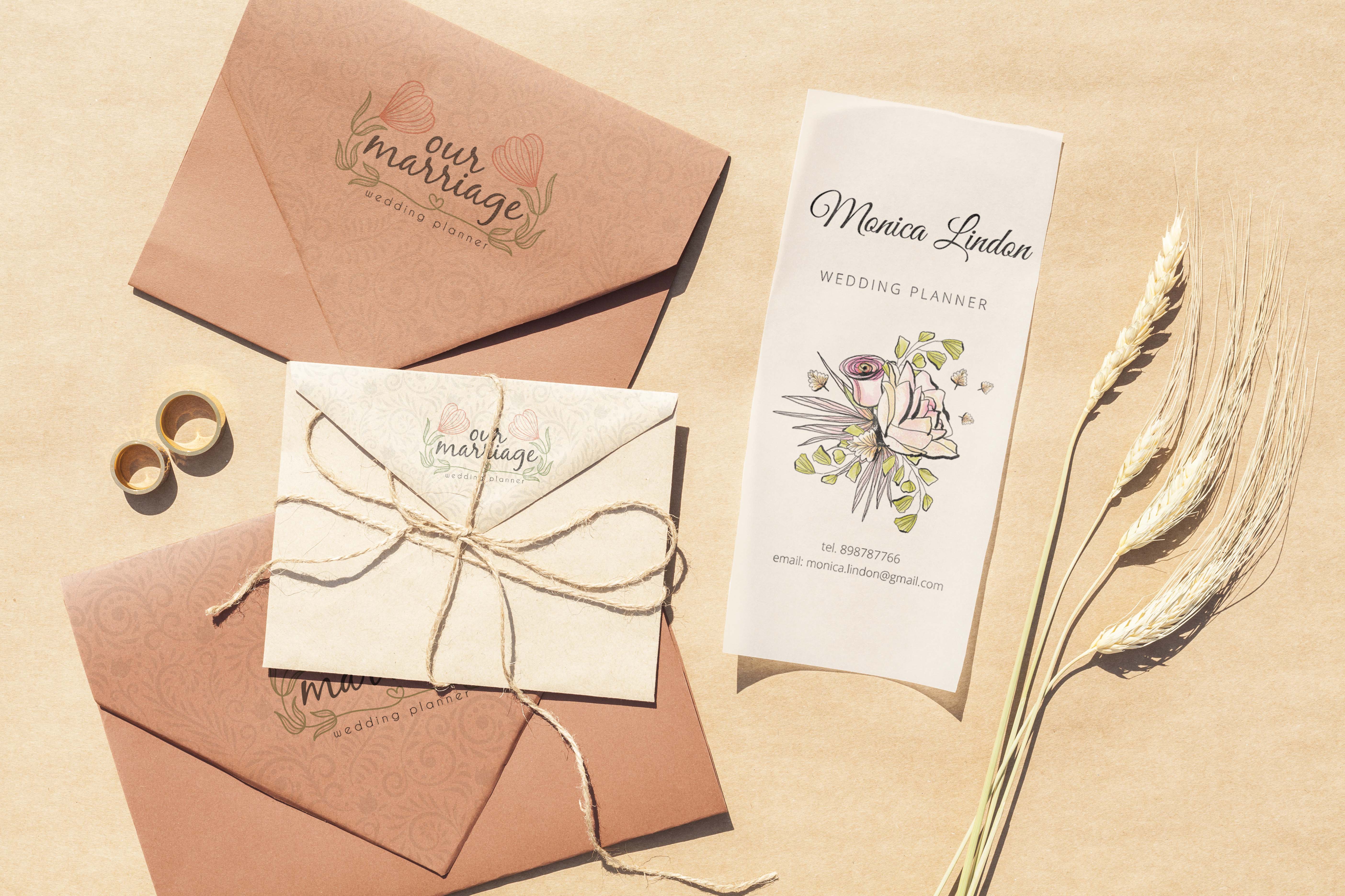 6个复古婚礼邀请函卡片设计展示样机模板 Vintage Wedding Invitations With Brown Paper Envelopes_img_2