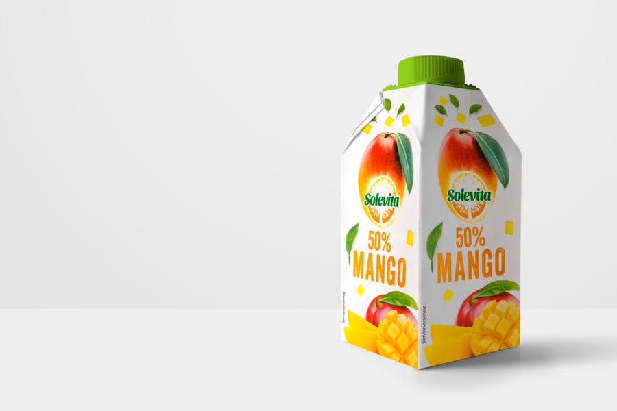 逼真果汁纸盒外观设计效果图样机模板 Isolated Juice Carton Mockup_img_2