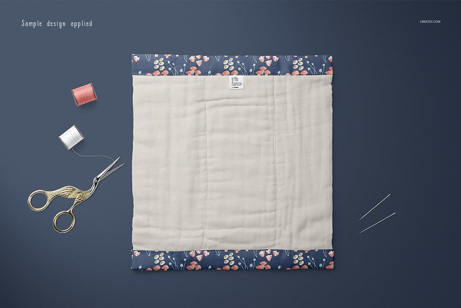 精致的厨房粗麻布抹布手帕样机PSD模板 Burp Cloth Mockup Set_img_2