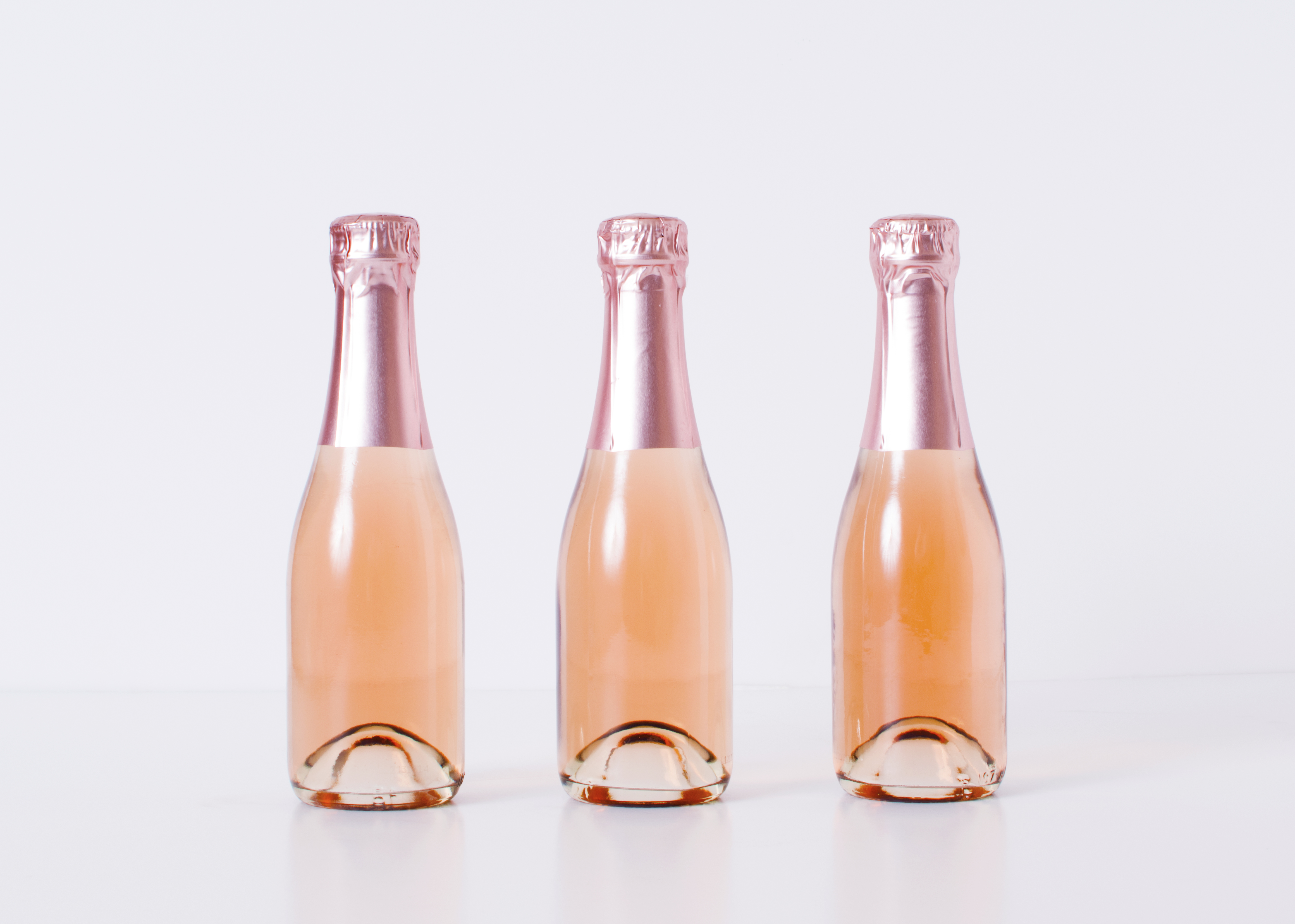 迷你香槟包装标签设计提案展示样机 Mini Champagne Bottle Mock Up Bundle_img_2